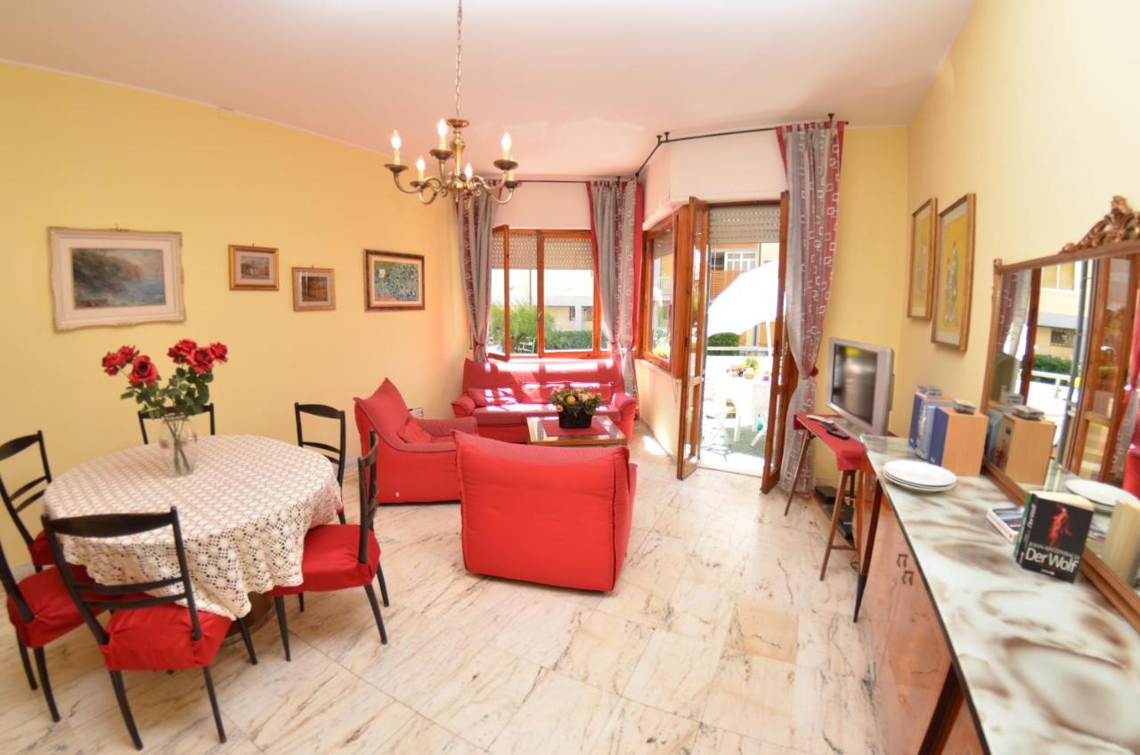 Carnevale Apartment เวียเรจโจ ภายนอก รูปภาพ